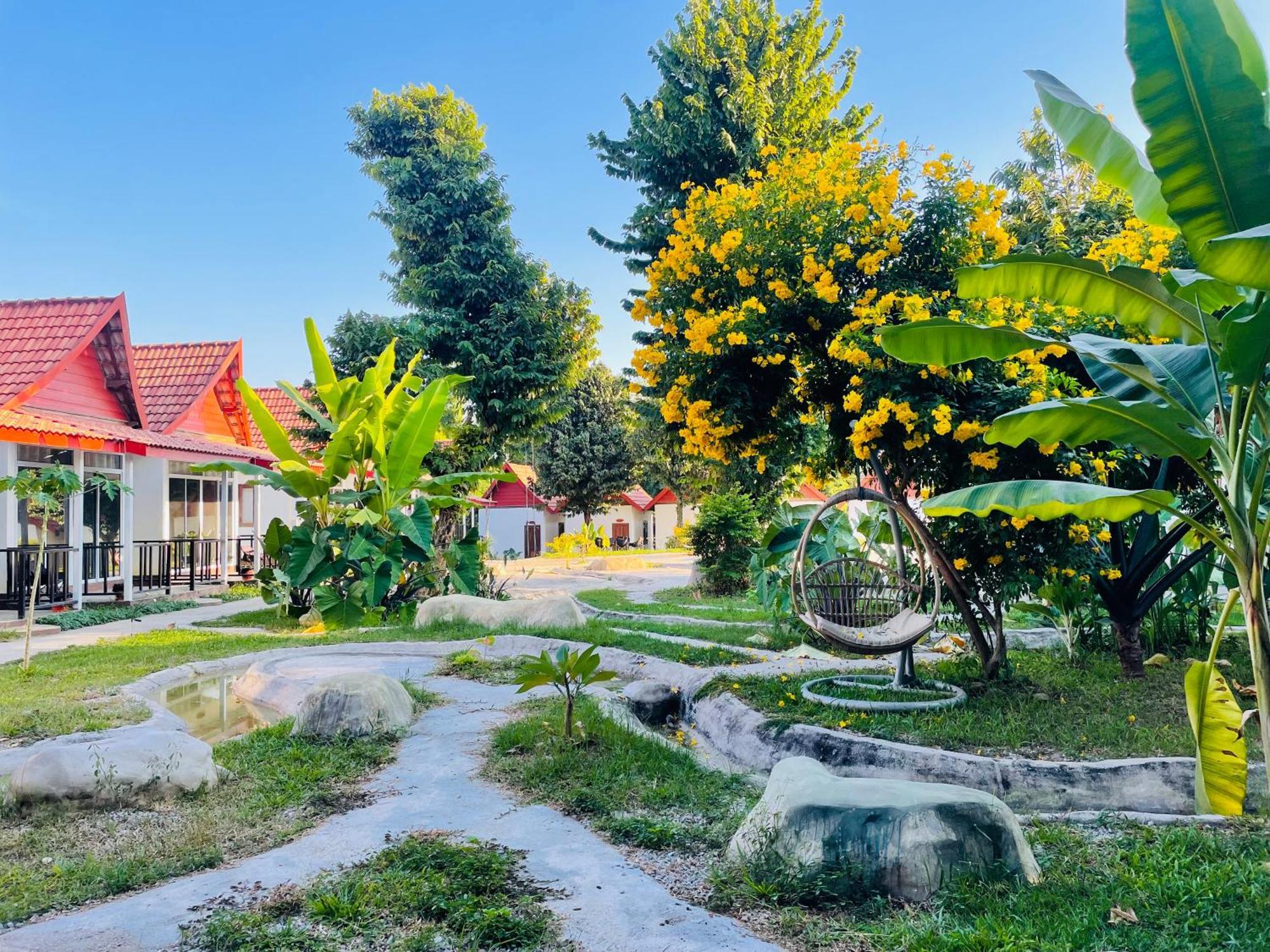 Jungle Paradise Vangvieng - Bungalows Vang Vieng Exteriör bild