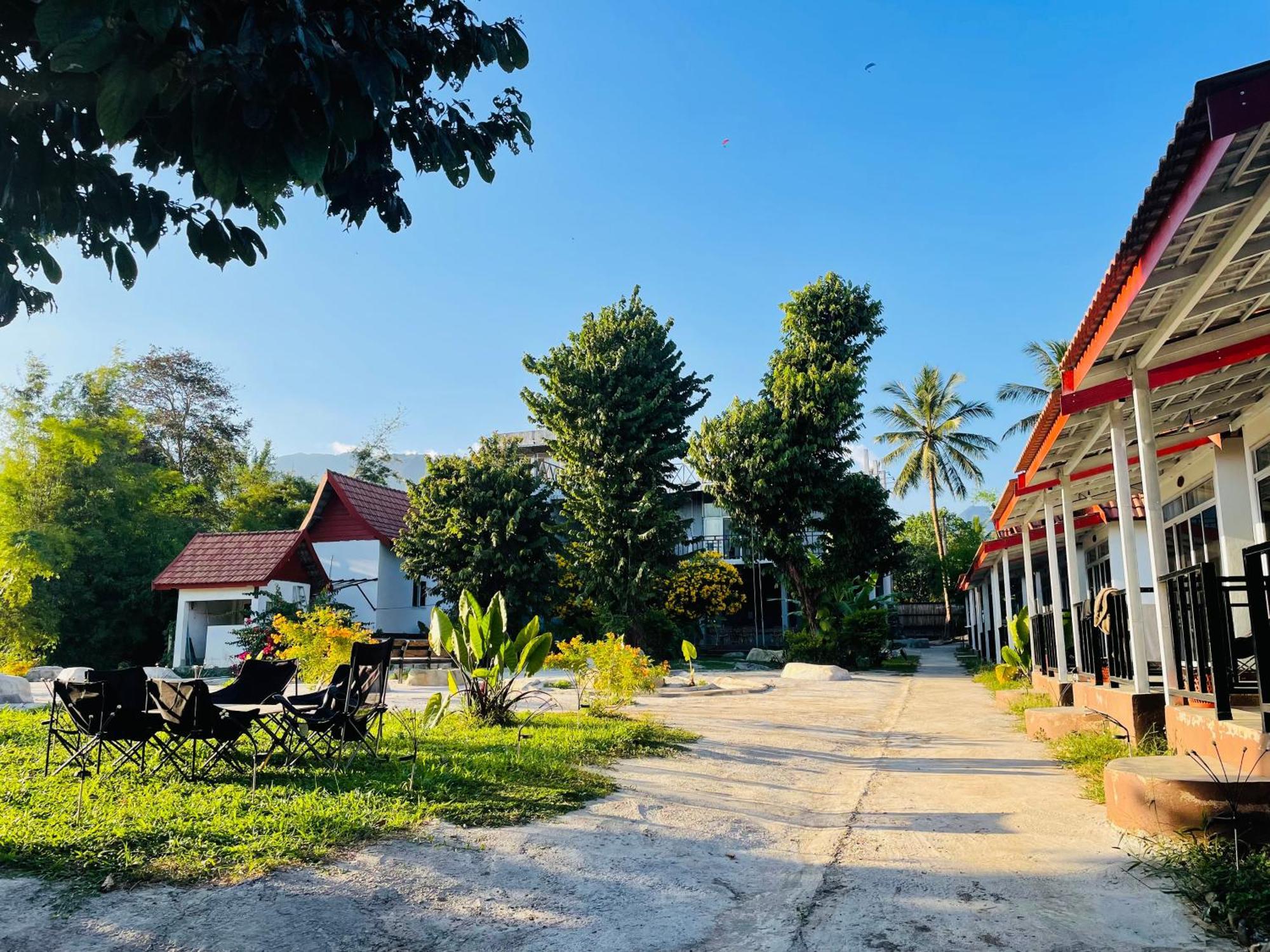 Jungle Paradise Vangvieng - Bungalows Vang Vieng Exteriör bild