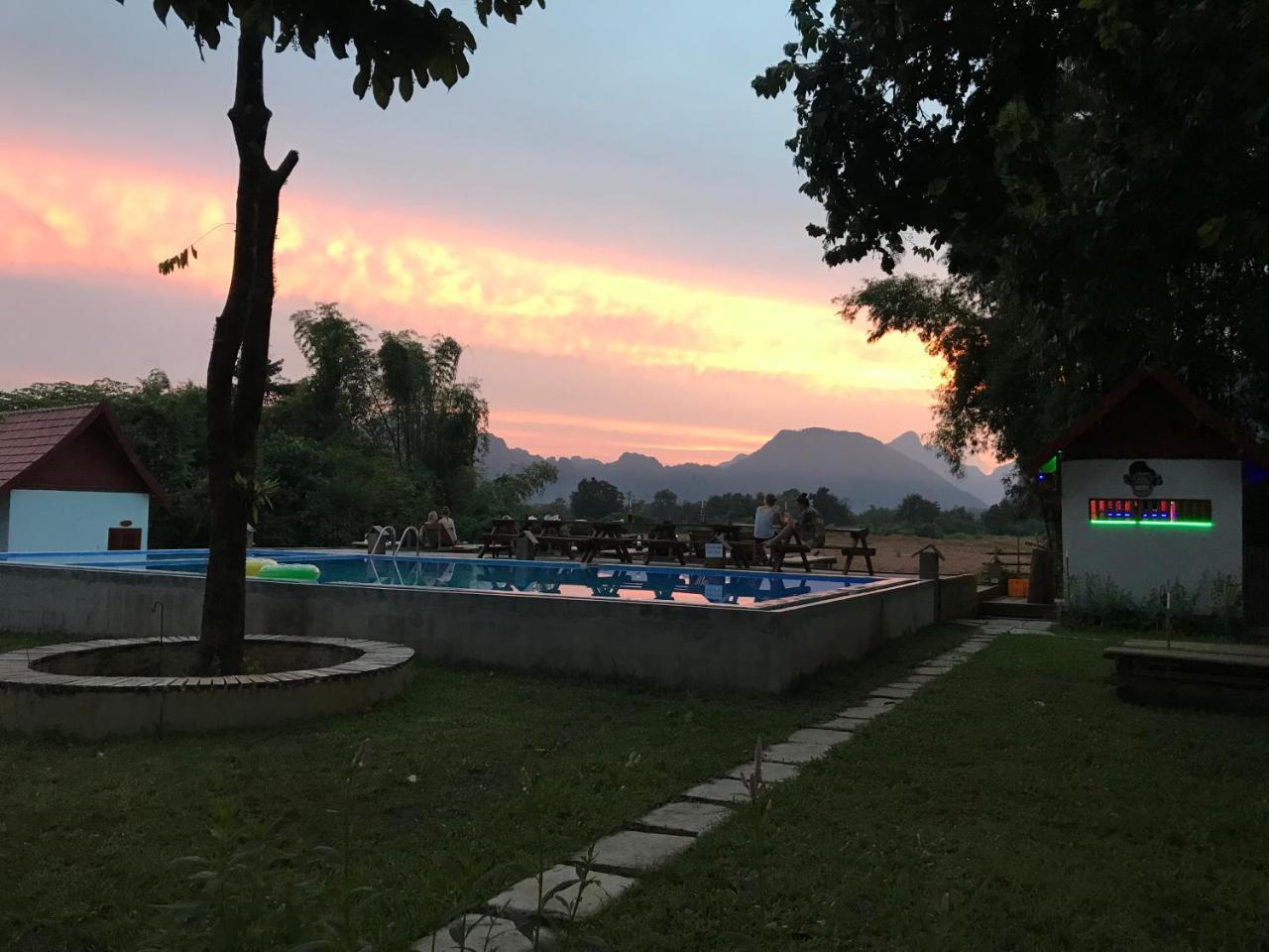 Jungle Paradise Vangvieng - Bungalows Vang Vieng Exteriör bild
