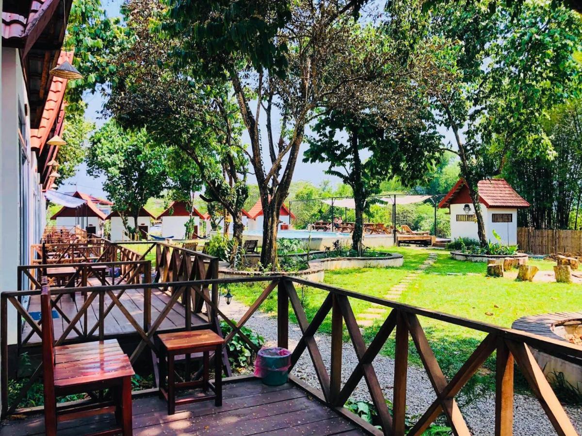 Jungle Paradise Vangvieng - Bungalows Vang Vieng Exteriör bild